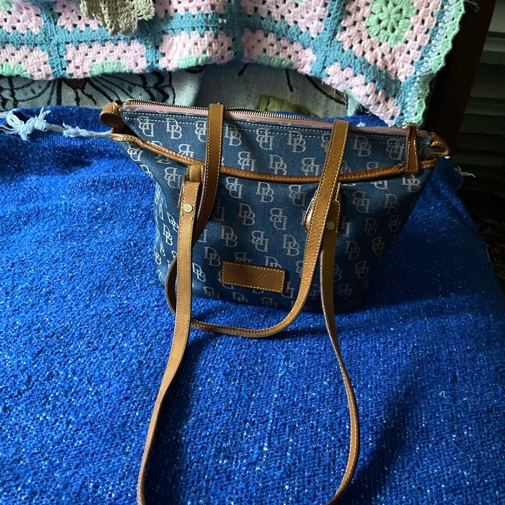 Vintage Dooney & Bourke Navy and Tan Purse - Picture 2 of 3